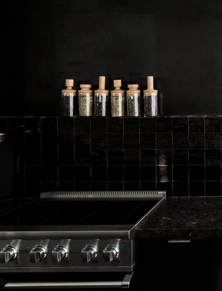 all-black-studio-kitchen-hollis-joliet-7-768x1006