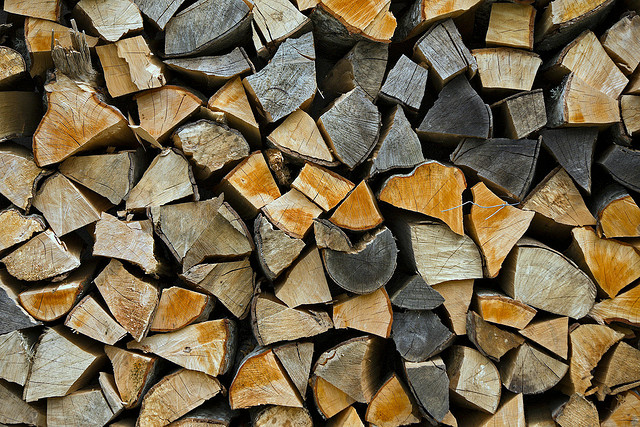 fire_wood_pile_by_flickr_haria_vorlan