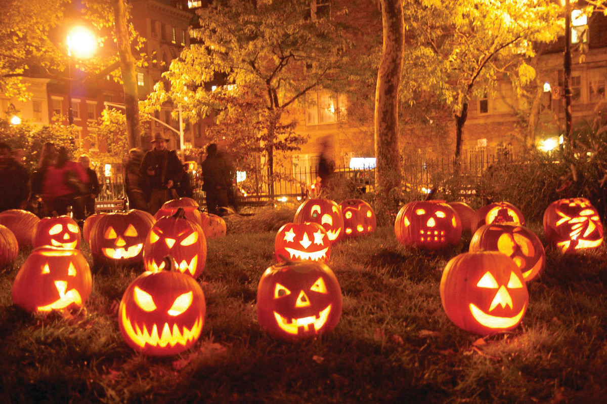 Halloween Pumpkins on Spooky Front Yard